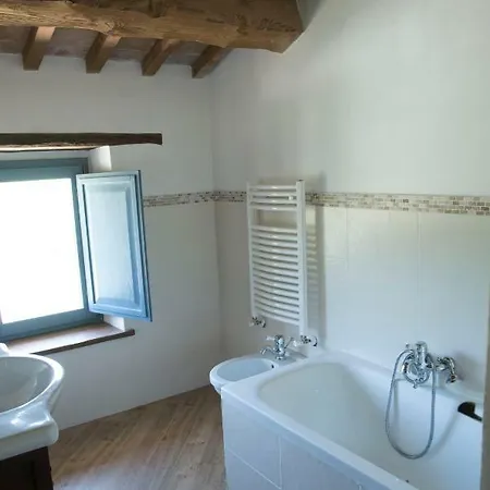 בית חווה Agriturismo La Ghita פוסומברונה
